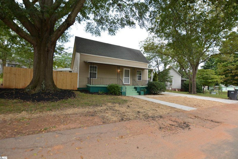 Property image 4 at 107 Conyers Street, Greenville, SC 29609