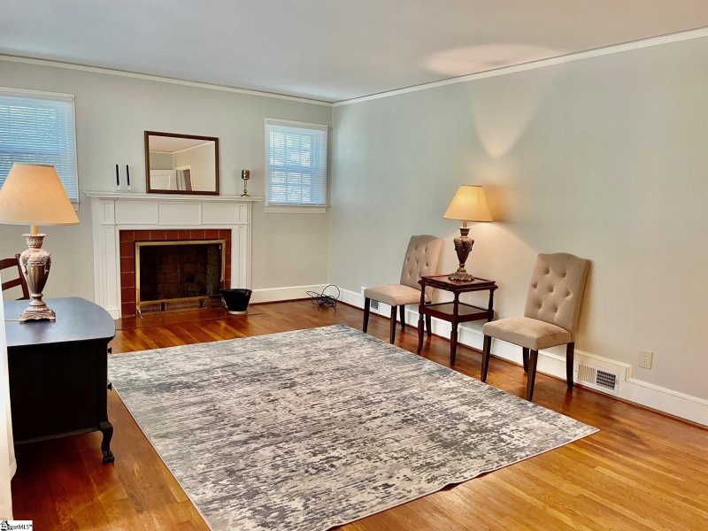 Property image 3 at 108 E Crescent Street, Spartanburg, SC 29301