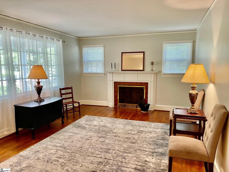 Property image 4 at 108 E Crescent Street, Spartanburg, SC 29301