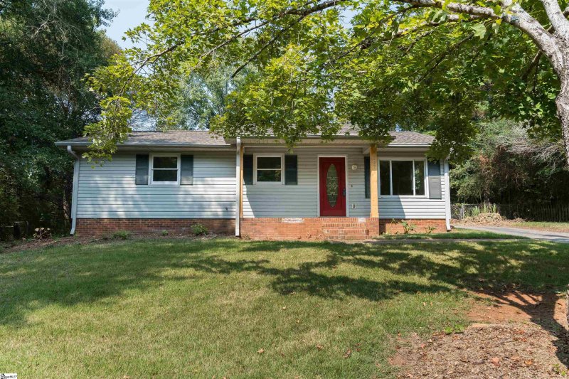 Property image 2 at 127 Cannon Circle, Wellford, SC 29385-9662