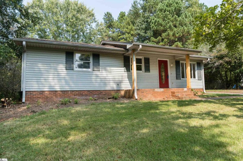 Property image 4 at 127 Cannon Circle, Wellford, SC 29385-9662