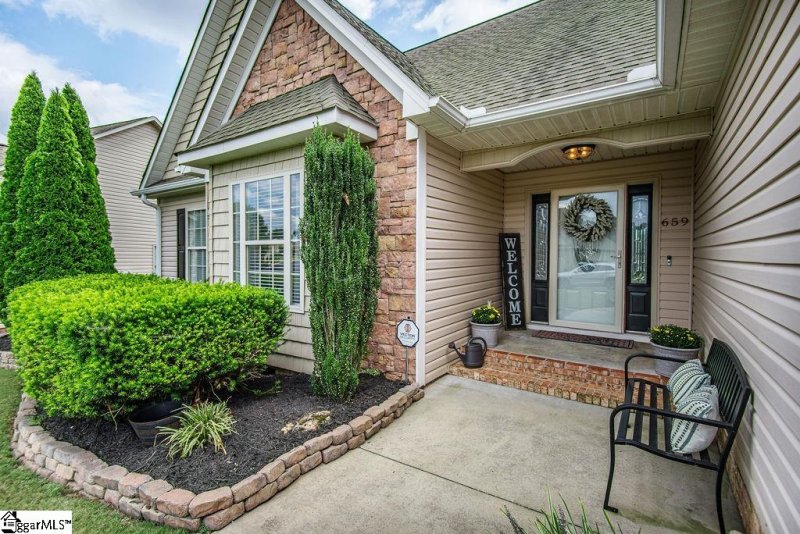 Property image 2 at 659 Secretariat Drive, Boiling Springs, SC 29316