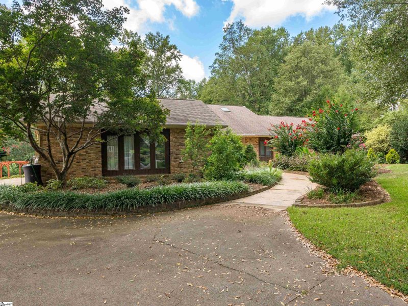 Property image 2 at 905 Meadow Lane, Anderson, SC 29621