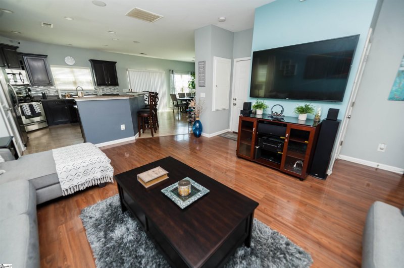 Property image 3 at 539 Branch Wood Drive, Boiling Springs, SC 29316