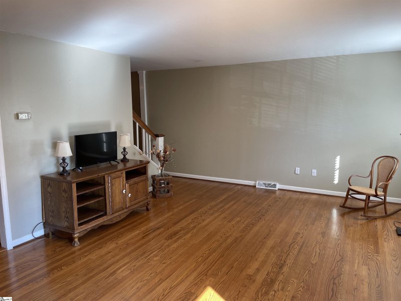 Property image 3 at 815 Edwards Road, Greenville, SC 29615