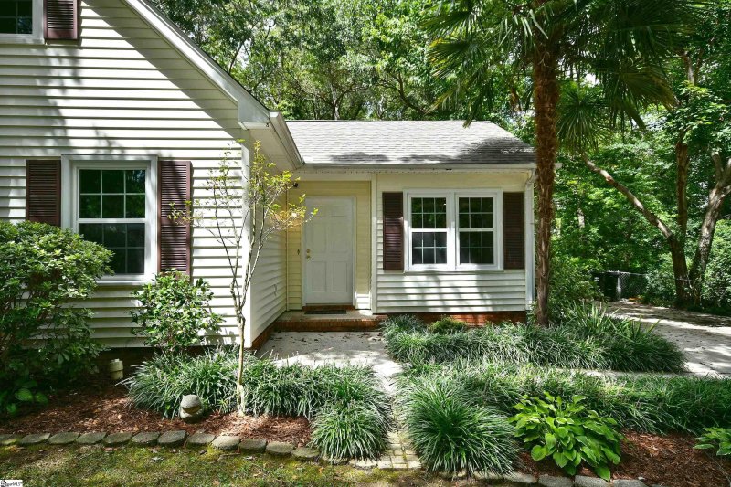 Property image 2 at 115 Coalmont Court, Simpsonville, SC 29681