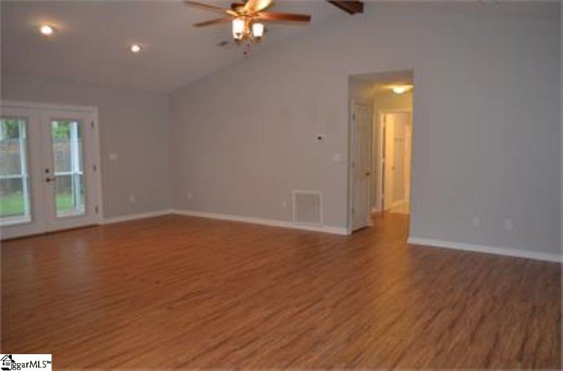 Property image 5 at 109 Burwood Drive, Simpsonville, SC 29681