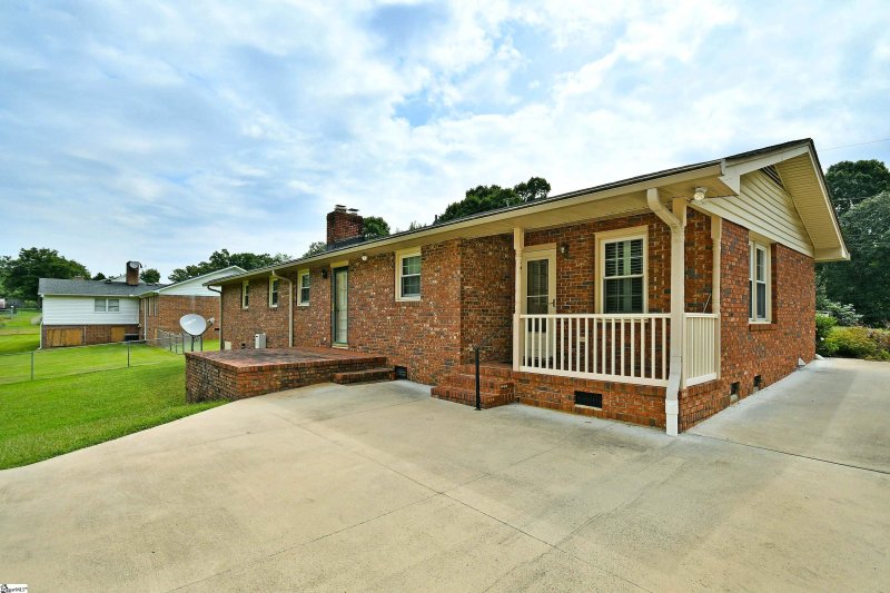 Property image 5 at 228 Eastbourne Road, Greenville, SC 29611