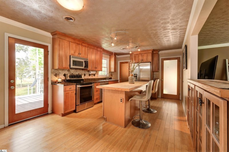 Property image 3 at 206 Woodfield Drive, Easley, SC 29642