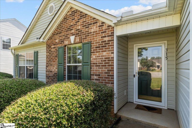 Property image 2 at 315 Timberfield Way, Simpsonville, SC 29680