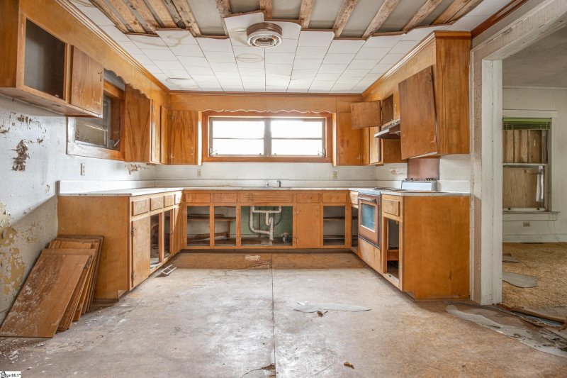 Property image 3 at 15 HAYNESWORTH Street, Greenville, SC 29611