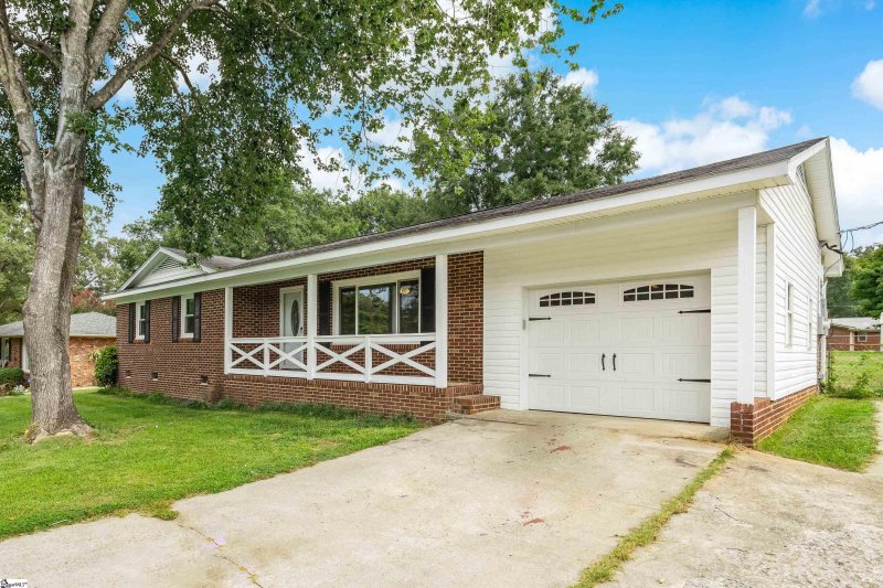 Property image 2 at 12 Galax Drive, Greenville, SC 29617