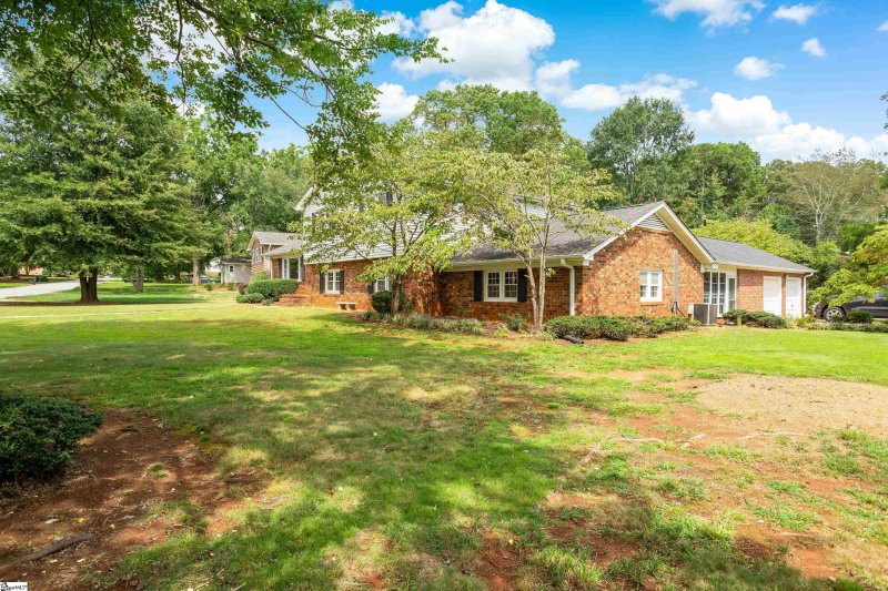 Property image 3 at 1 Hillsborough Drive, Greenville, SC 29615