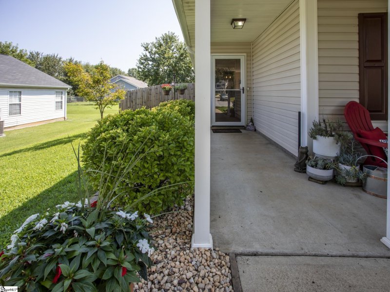 Property image 3 at 5 Beauregard Court, Greer, SC 29651