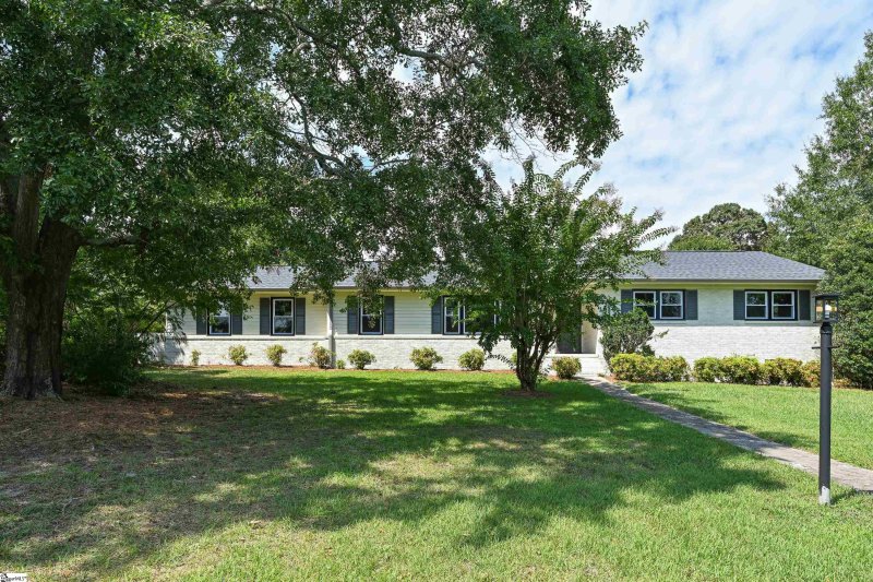 Property image 2 at 33 Oriole Street, Greenville, SC 29609-3231