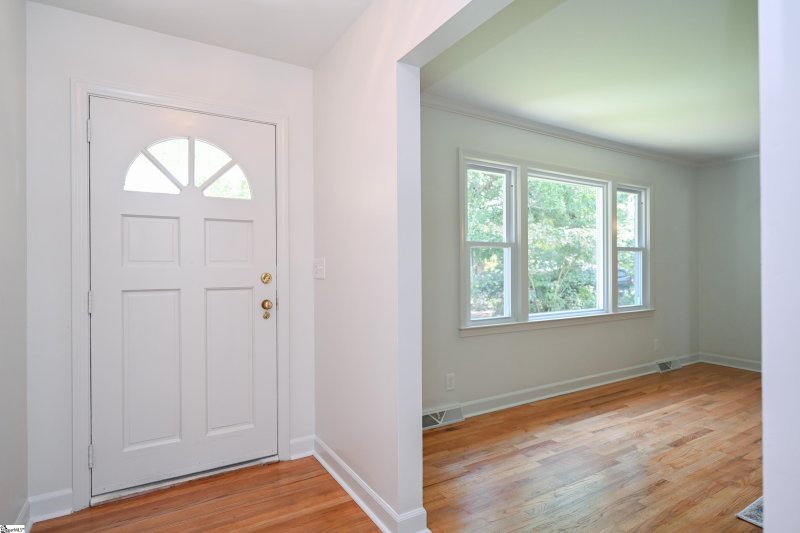 Property image 3 at 33 Oriole Street, Greenville, SC 29609-3231