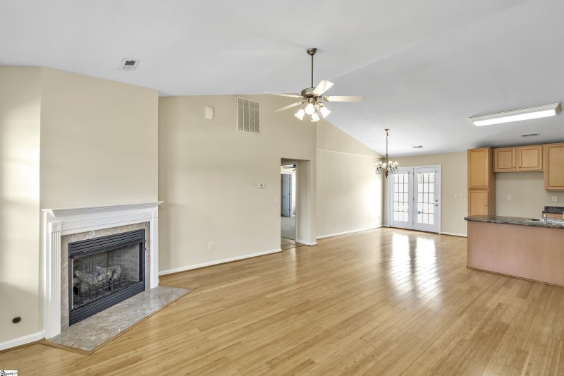 Property image 2 at 15 Country Knolls Drive, Greer, SC 29651