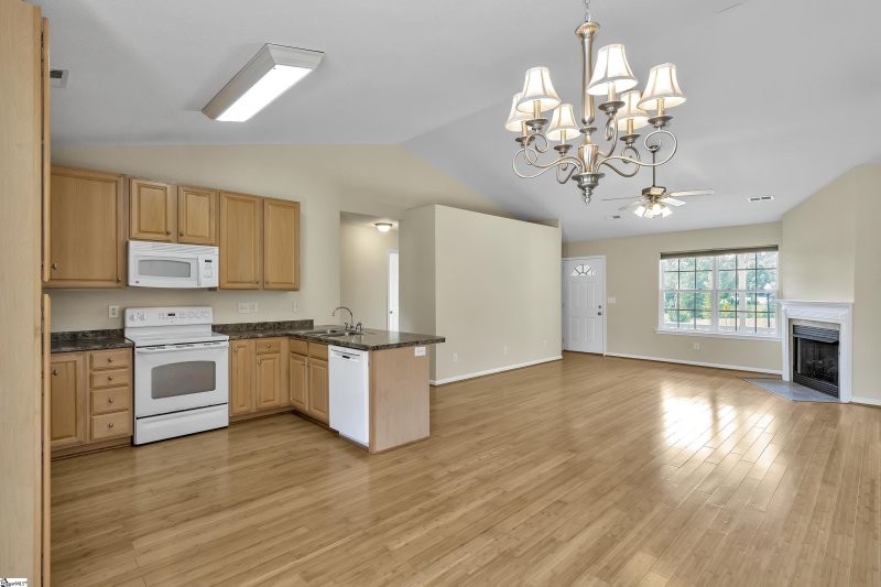 Property image 4 at 15 Country Knolls Drive, Greer, SC 29651