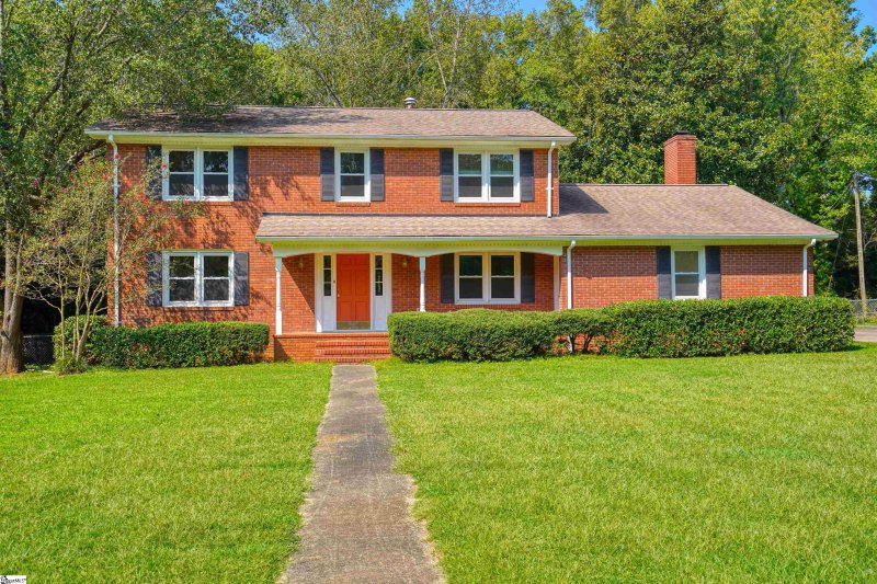 Property image 2 at 353 Lake Forest Drive, Spartanburg, SC 29302-3701