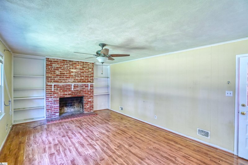 Property image 4 at 353 Lake Forest Drive, Spartanburg, SC 29302-3701