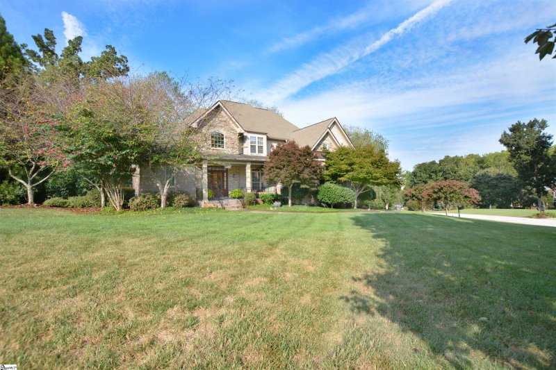 Property image 2 at 601 Glen Meadows Drive, Simpsonville, SC 29680