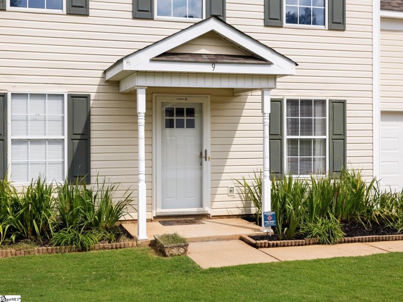 Property image 2 at 9 Seven Pines Court, Greer, SC 29651