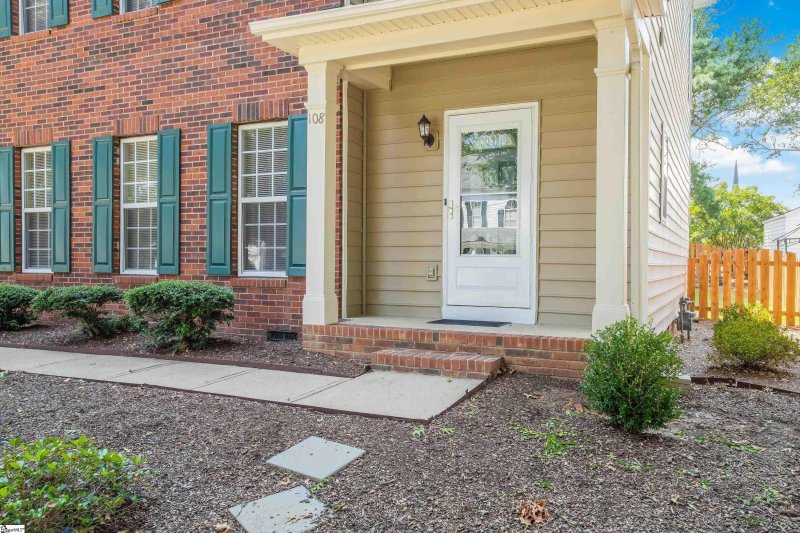 Property image 2 at 108 Windsong Drive, Greenville, SC 29615