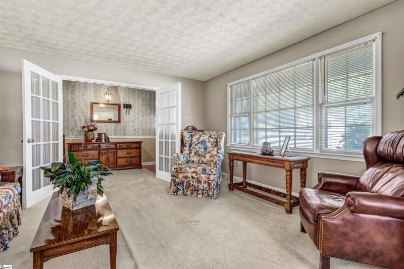 Property image 5 at 1 Glenda Lane, Greenville, SC 29607