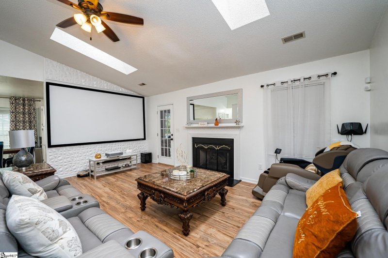 Property image 3 at 26 Boxelder Lane, Simpsonville, SC 29680