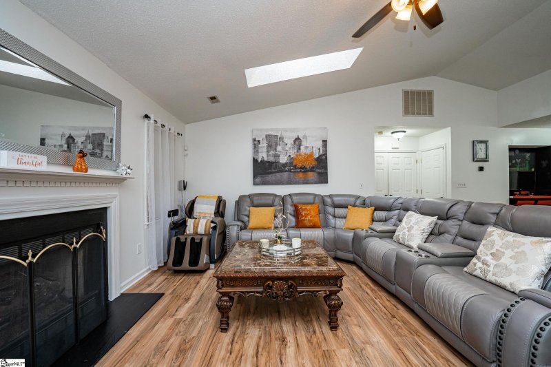 Property image 4 at 26 Boxelder Lane, Simpsonville, SC 29680