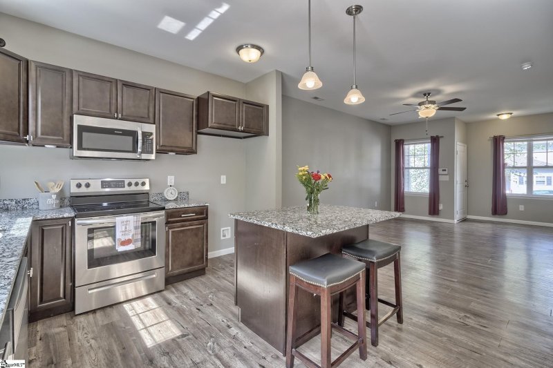 Property image 2 at 103 Huntress Drive, Greer, SC 29651