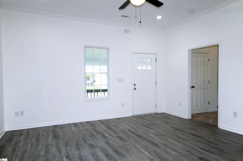 Property image 4 at 101 5th Street, Fountain Inn, SC 29644