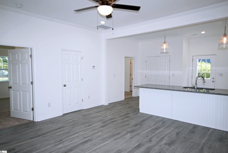 Property image 5 at 101 5th Street, Fountain Inn, SC 29644