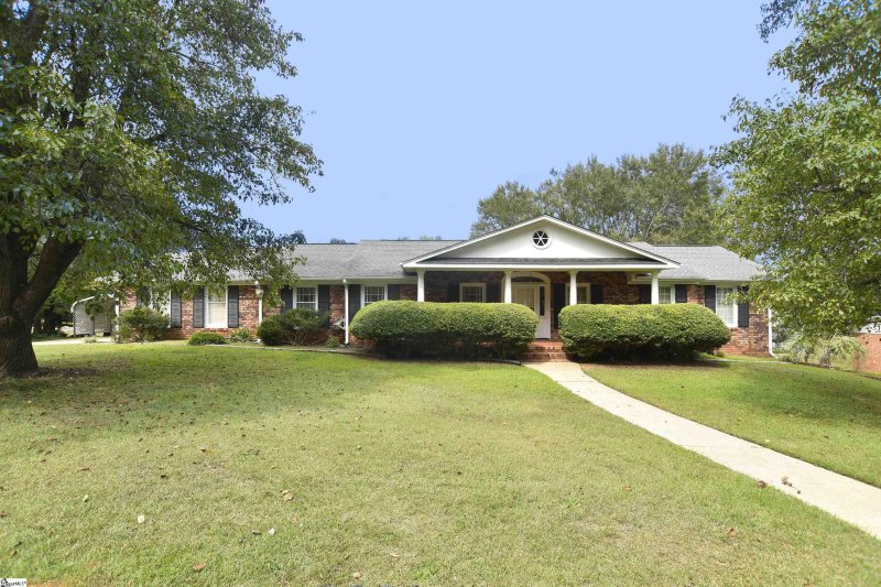 113 Churchill Avenue