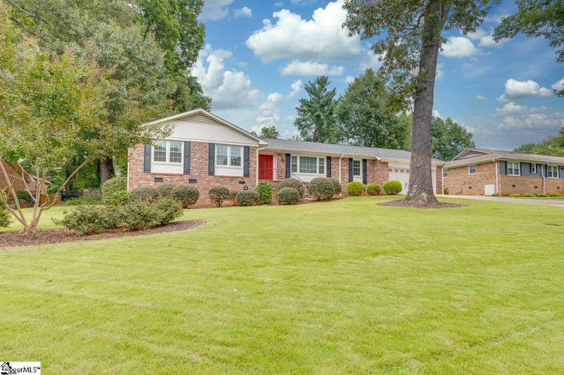 Property image 2 at 202 Holly Road, Taylors, SC 29687