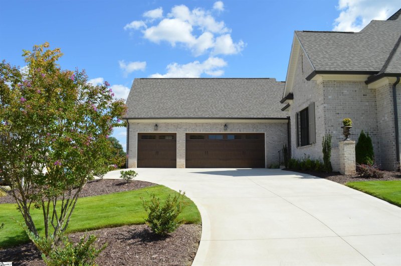 Property image 3 at 11 Godfrey Grove Drive, Simpsonville, SC 29681