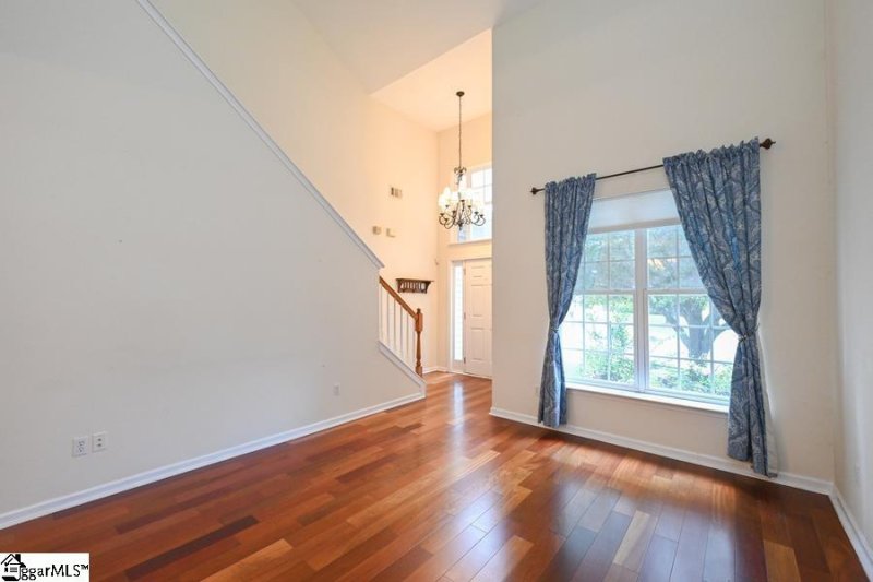 Property image 3 at 14 Knoll Ridge Drive, Greer, SC 29650