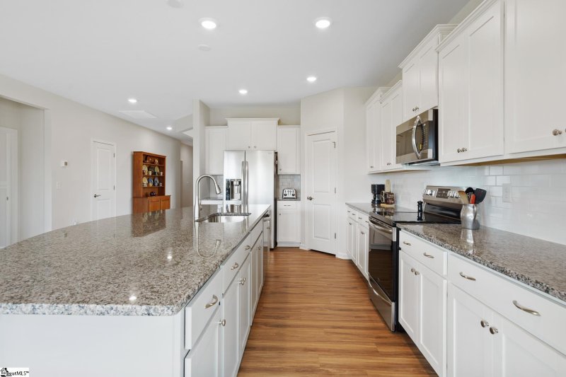 Property image 5 at 805 Barnum Court, Greer, SC 29651