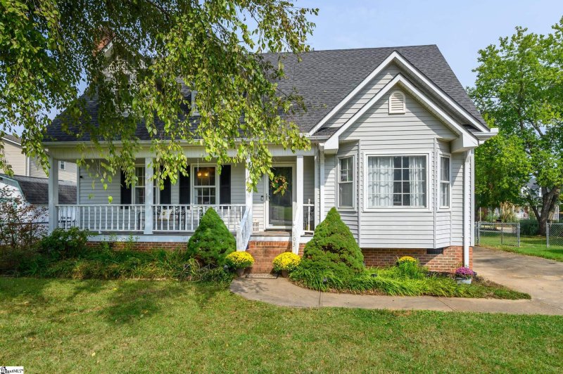 103 Oakcreek Drive