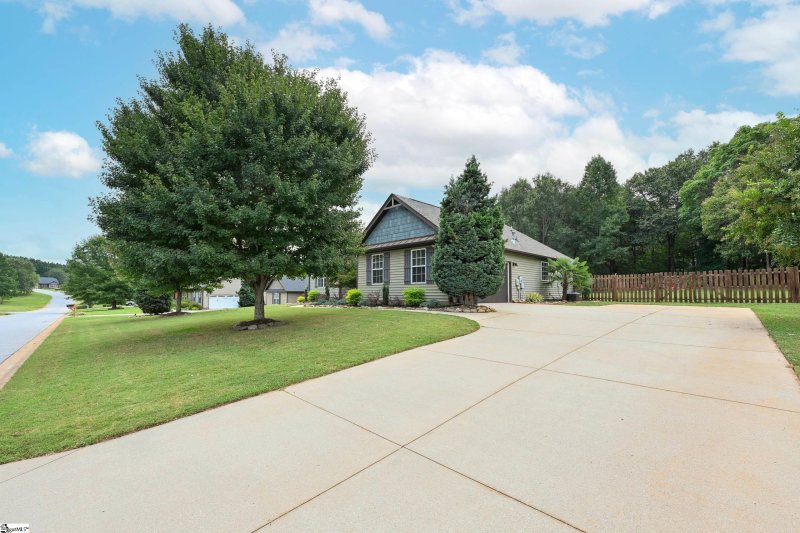 Property image 2 at 309 Wittrock Court, Taylors, SC 29687