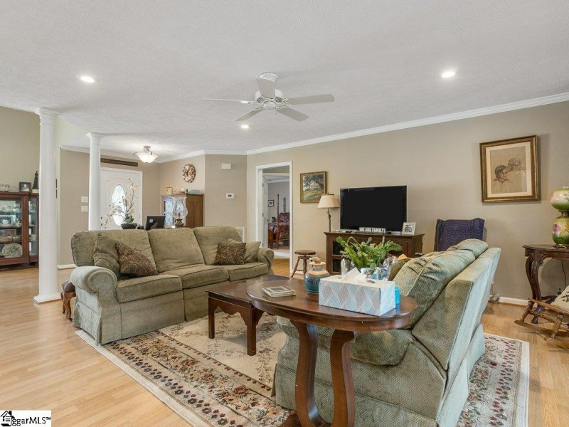 Property image 4 at 1325 Falcons Drive, Walhalla, SC 29691-3615