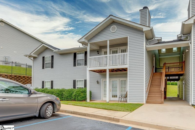 Property image 2 at 705 Pelham Square Way, Greer, SC 29650