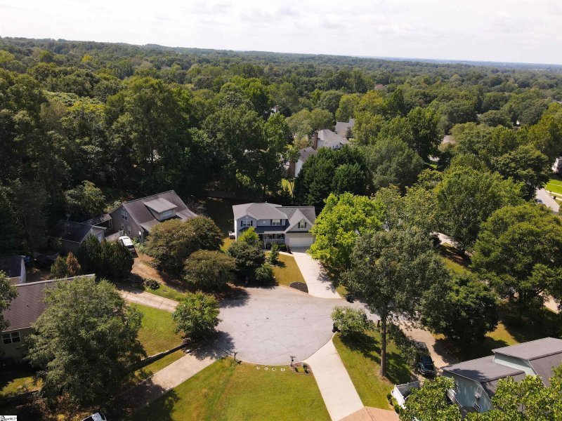Property image 2 at 1010 Spring Glen Drive, Simpsonville, SC 29680