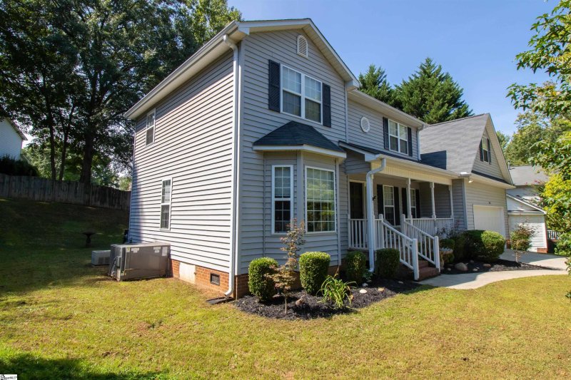 Property image 4 at 1010 Spring Glen Drive, Simpsonville, SC 29680