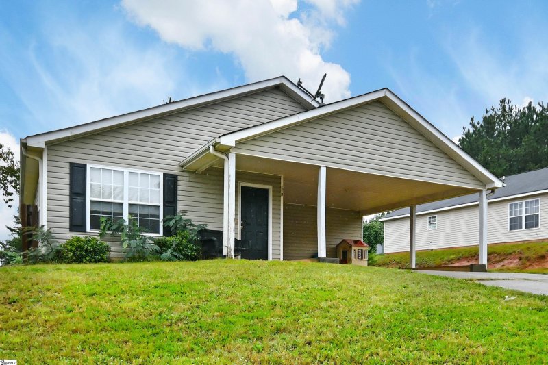 Property image 2 at 113 McScott Court, Easley, SC 29640