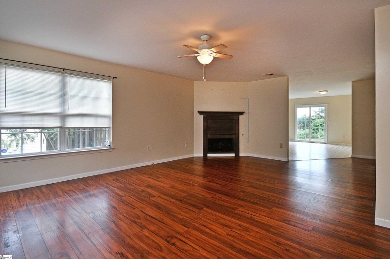 Property image 4 at 113 McScott Court, Easley, SC 29640