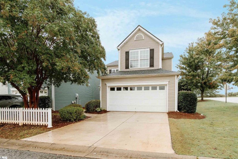 Property image 2 at 33 Minots Ledge Lane, Simpsonville, SC 29681