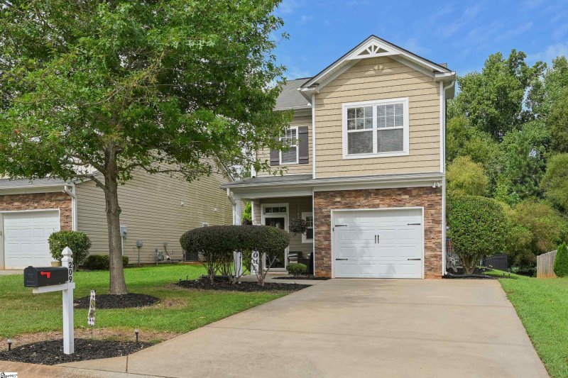 209 Stonewood Crossing Drive