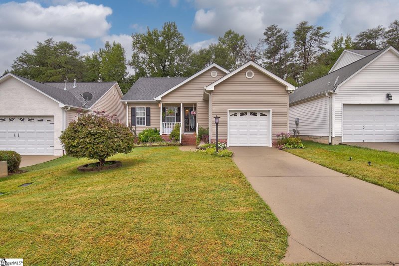 Property image 3 at 129 Cosmos Lane, Greer, SC 29651