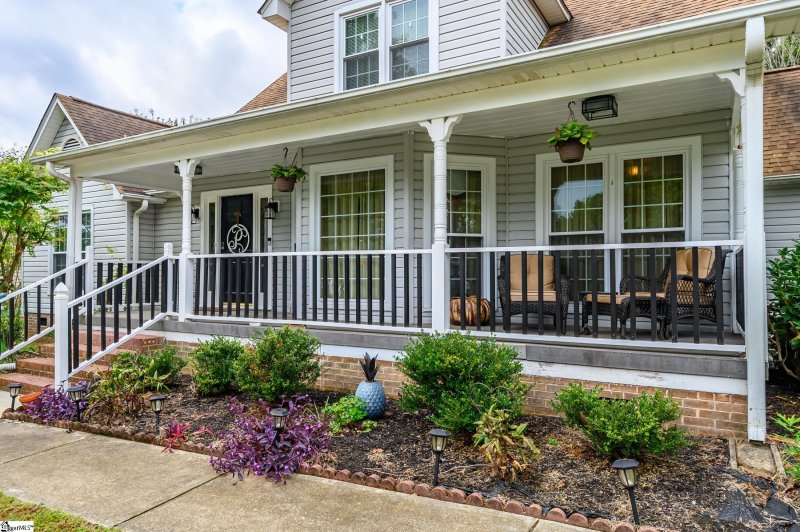 Property image 2 at 9 Middlecreek Way, Greenville, SC 29607